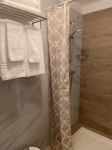 Bathroom 3, Hotel Nevada, Udine
