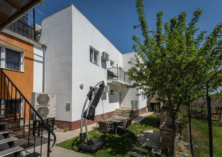 Others 4, Casa Stefan, Sanmartin