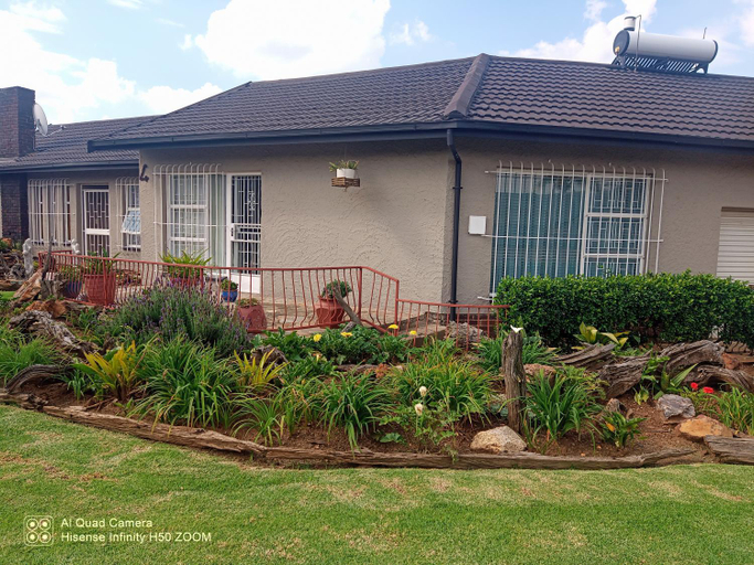 View 4, 4 on Verbena, Ekurhuleni
