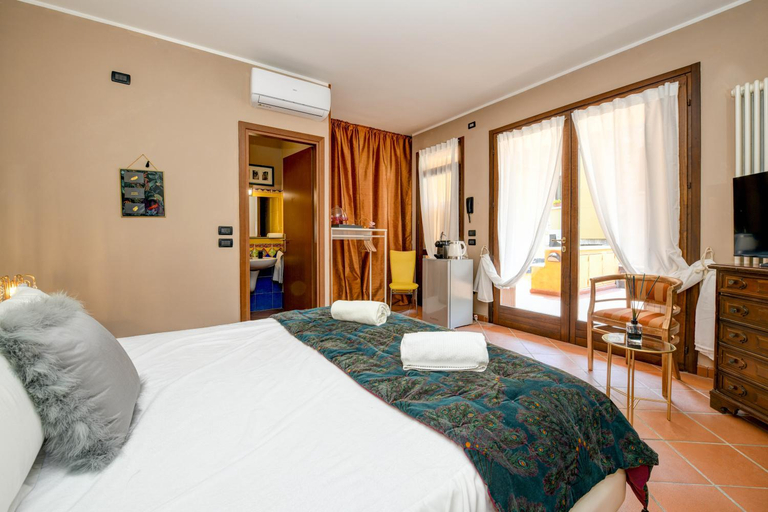 Others 3, Prestige rooms, Brescia