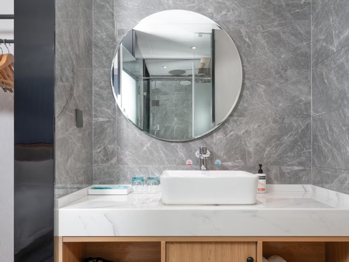 Bathroom 25