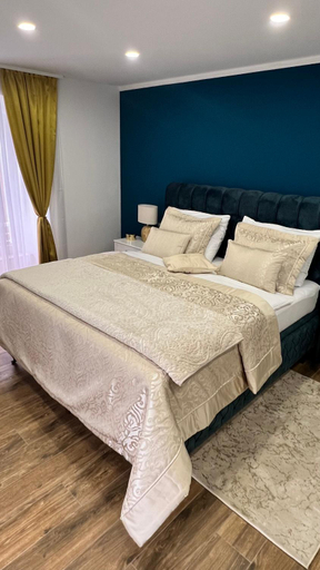 Others 3, Gold Luxury Room, Split