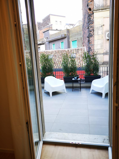 Others 4, Armisi B&B, Catania