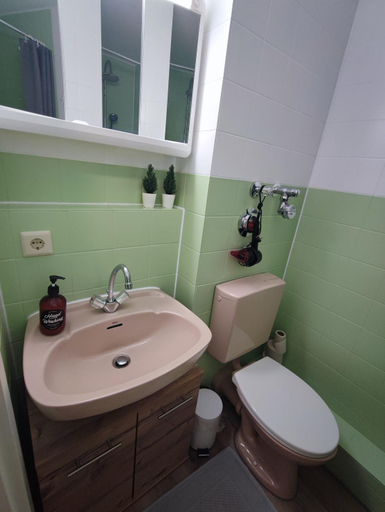 Bathroom 3, Stucky No. 22, Bayreuth