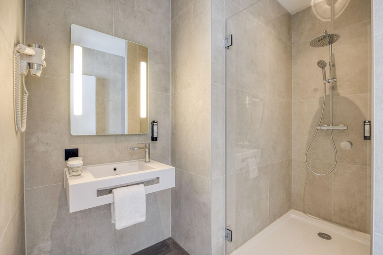 Bathroom 4, B&B HOTEL Hasselt, Limburg