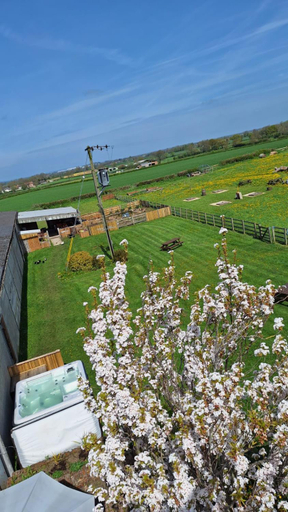 Hot tub, Osprey Meadow Holiday Cottages, North Yorkshire