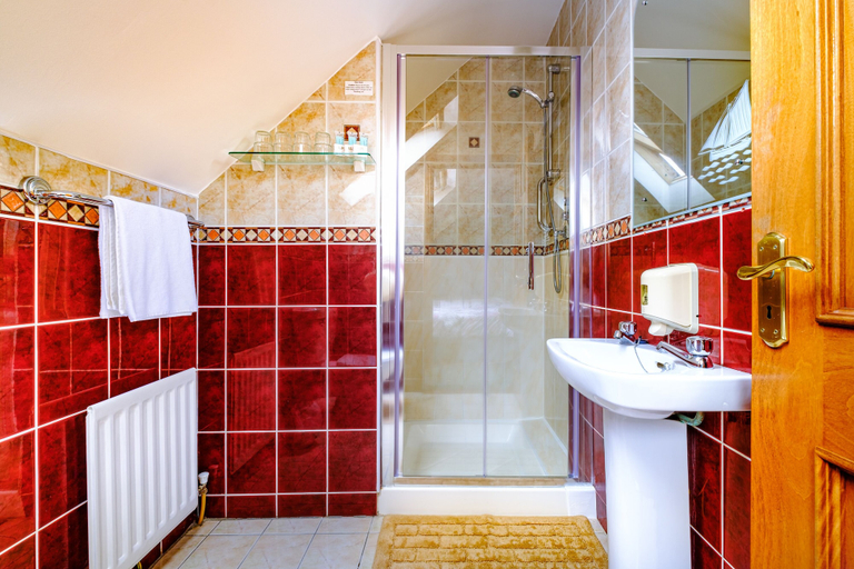 Bathroom 3, Fallons Bed and Breakfast