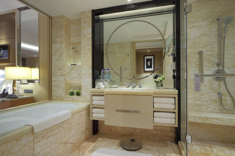 Bathroom 18