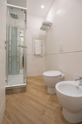 Bathroom 5, Behome202, Salerno