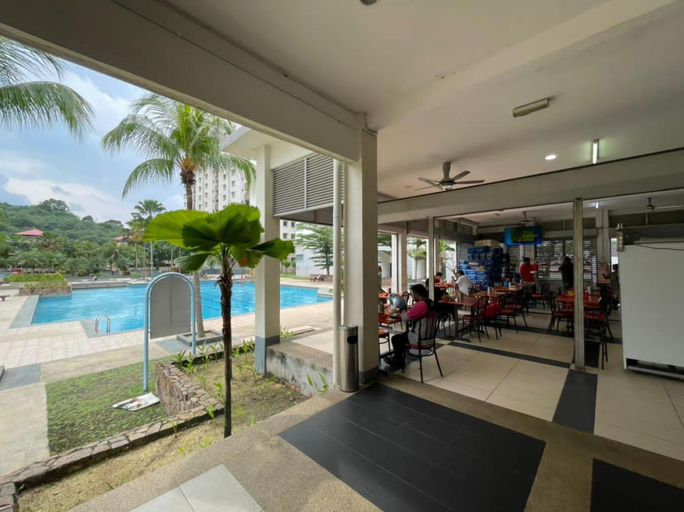 Food & Drinks 4, Your Perfect Premium Home Holidays (PPHH), Seri Kembangan