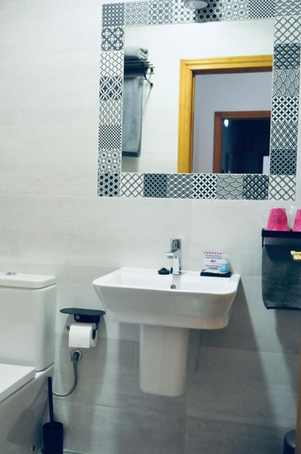 Bathroom, Balenax Pension, Asturias