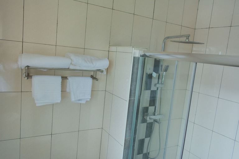 Bathroom, DivineHeights Apartment Lilongwe Area 43, Lilongwe City