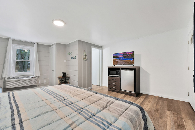 Bedroom 2, The Blue Anchor at Houghton Lake, Roscommon