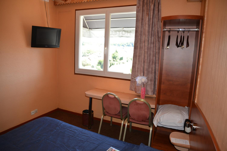 Bedroom 2, Le Cheval Noir, Seine-Saint-Denis