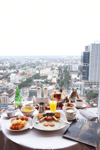 Food & Drinks