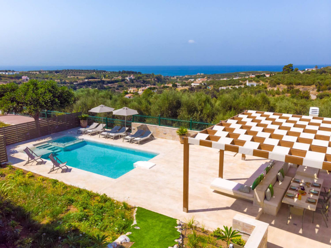 Others 4, Estella Villa with Pool, Children Area, BBQ & Magnificent Views!, Crete