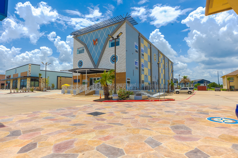 Exterior & Views 3, La Vyoma Villas, Westpark Hwy 6, Bedford