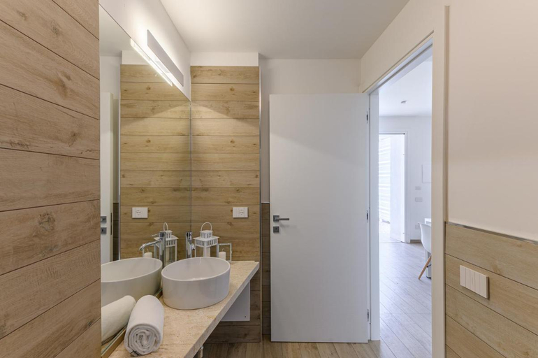 Bathroom 4, Stunning Capo Falcone Charming Apartments 1 Bedroom Apt sleeps 4 child, Sassari