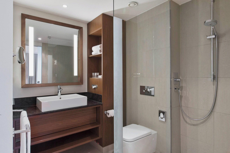 Bathroom 10