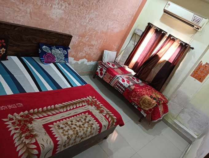 Bedroom 4, Radha madhav dham, Mathura