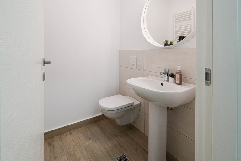 Bathroom 2, Gabi, Municipiul Bucuresti