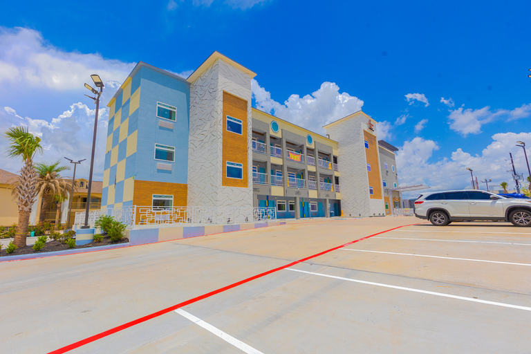 Exterior & Views 5, La Vyoma Villas, Westpark Hwy 6, Bedford