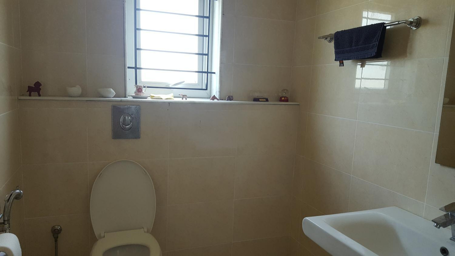 Bathroom 7