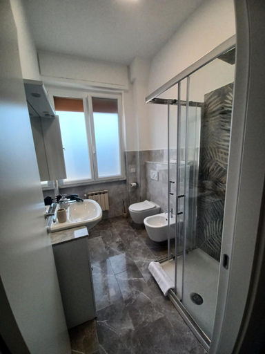 Bathroom 2, Adelina House, La Spezia
