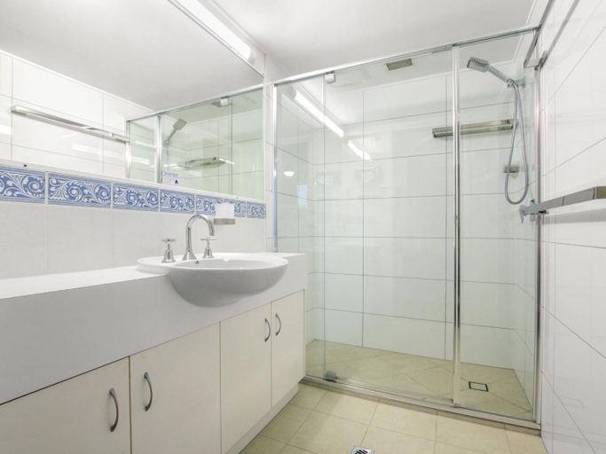 Bathroom, Cheltenham Apartments Unit 11 40 King St, Caloundra - Caloundra S.