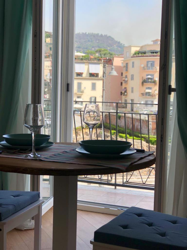 Others 5, B&B Historia, Napoli