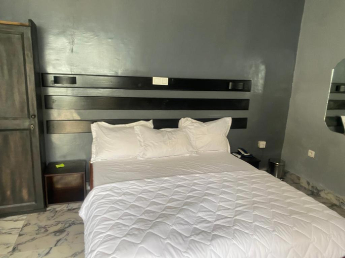 Bedroom 5, Sunrise Center Bonapriso - 102, Wouri