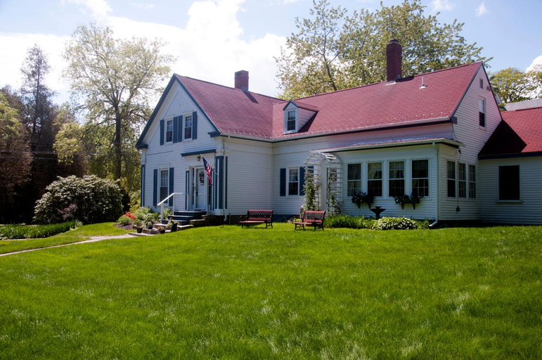 Exterior & Views 1, Candlebay Inn, Cumberland