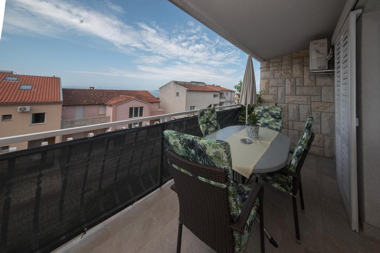 Others 2, Vila Vida, Makarska