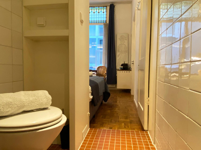 Bathroom 3, Canal Hideaway, Amsterdam