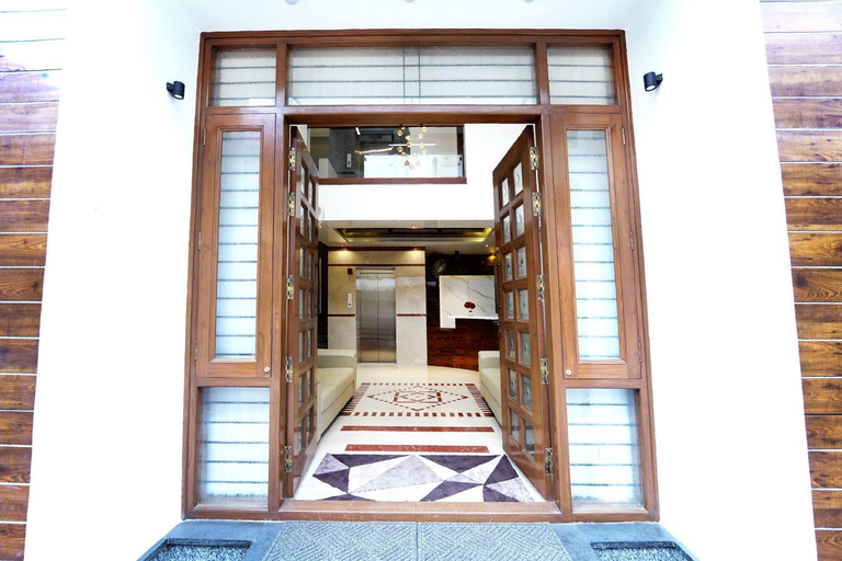 SS Crown Inn, Bangalore
