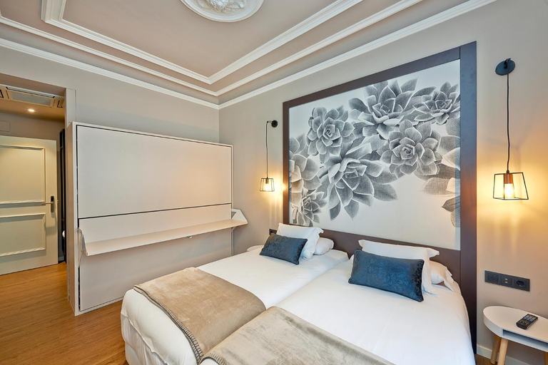 Others 2, Hostal Central Barcelona, Barcelona