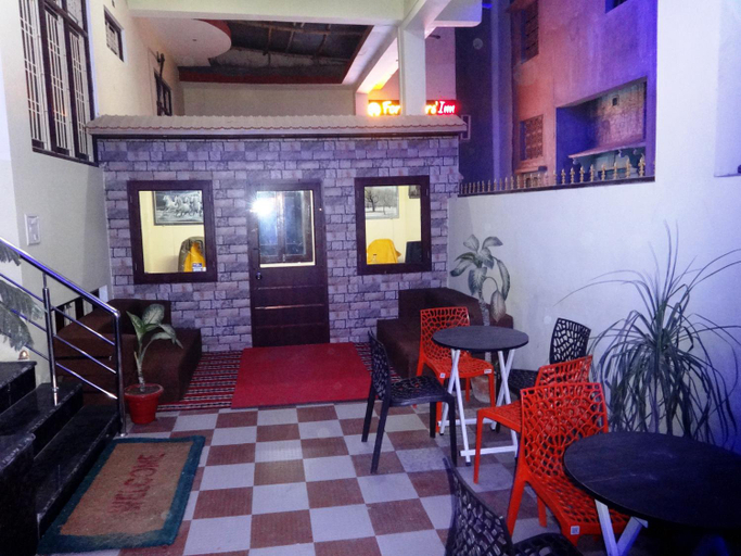 Public Area 1, Foreigners' Inn, Varanasi