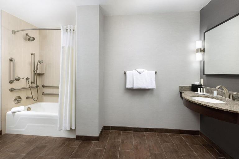 Bathroom 17