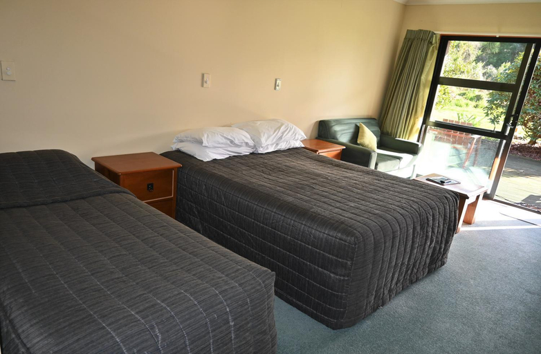 Bedroom 3, Donegal House, Kaikoura