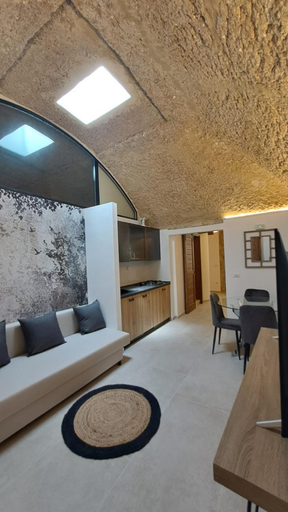 Others 5, CAIETA Housing, Latina