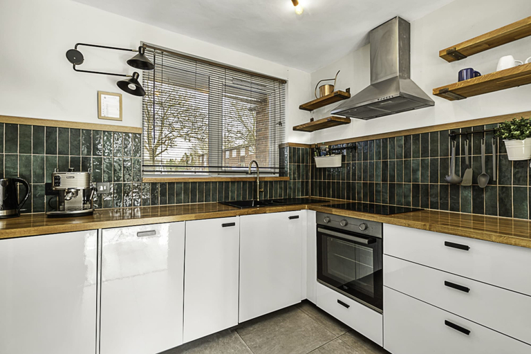 Others 4, Cosy & Quiet Flat With Garden Close Central London, London