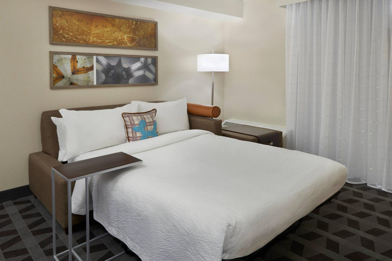 Bedroom 14
