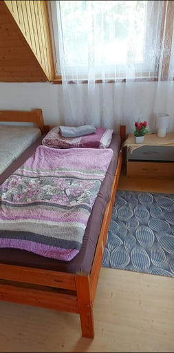 Others 5, Badacsonyi Csobbanas privat berlemeny, Tapolca