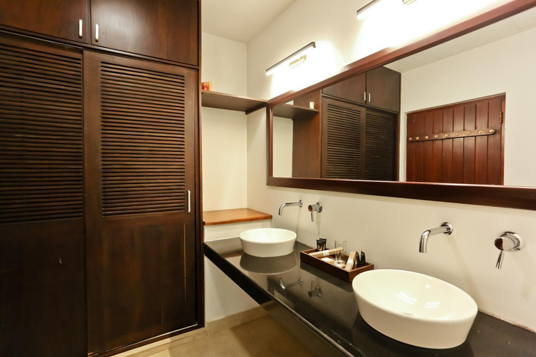 Bathroom 3, Swanee Grand, Negombo