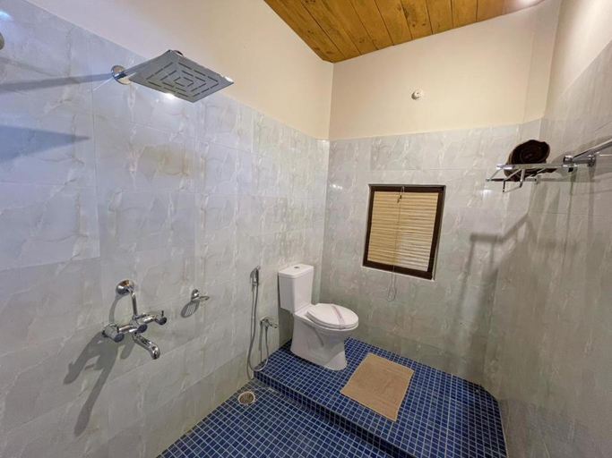 Bathroom 2, Bougainvillea Retreat & Spa, Kamrup
