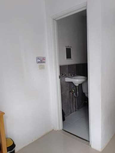 Bathroom, Pamarayeg Room, Bilar
