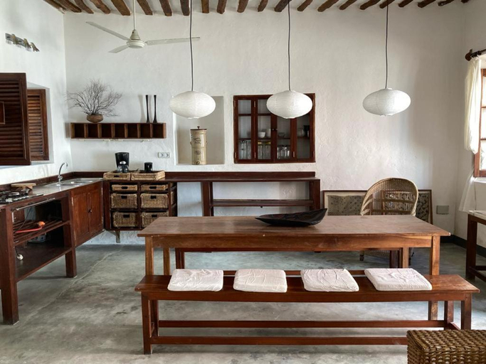 Others 3, Casa Fabula, Mossuril