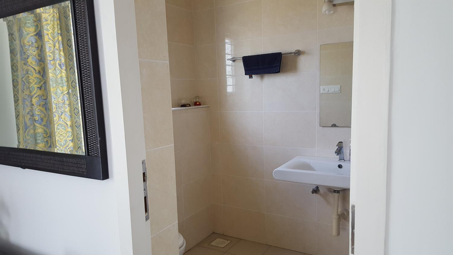 Bathroom 8