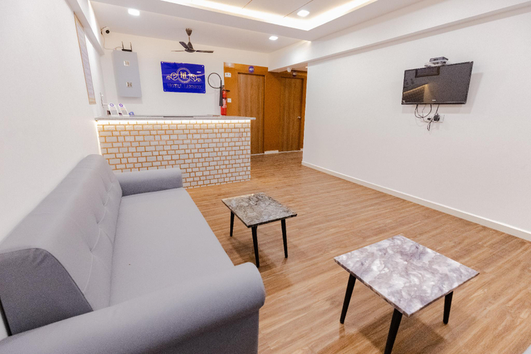 Others 5, Hotel Lennox, Surat