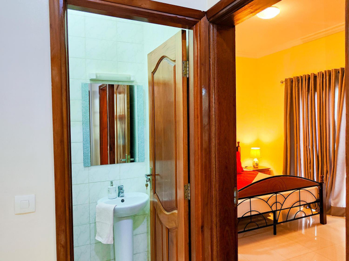 Bathroom 2, Residence Amani, Dakar
